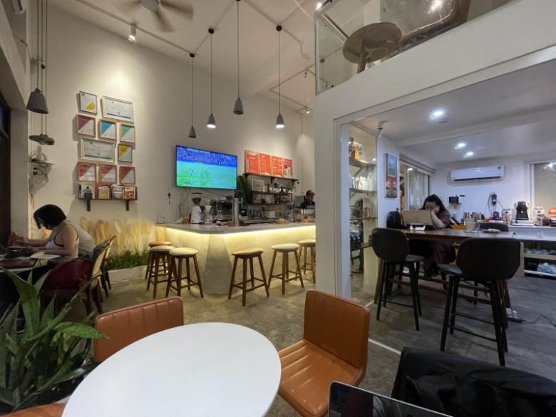Top 10 quán cà phê dễ thương và thư thái nhất Phú Nhuận | Toplist Việt Nam.