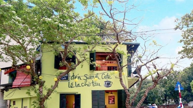 Top 10 quán cà phê đẹp và thoải mái ở quận Long Biên Hà Nội được Toplist Việt Nam liệt kê.