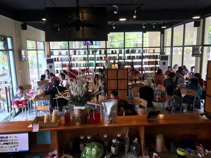 9. Ở Đà Nẵng có một quán cà phê sách tên là Biblio Cafe.